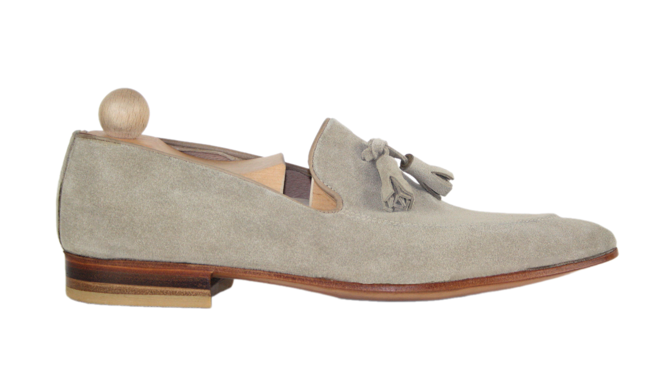 Classic grey suede Tassel loafer model
