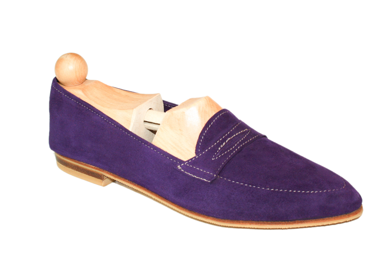 PUrple suede loafer model