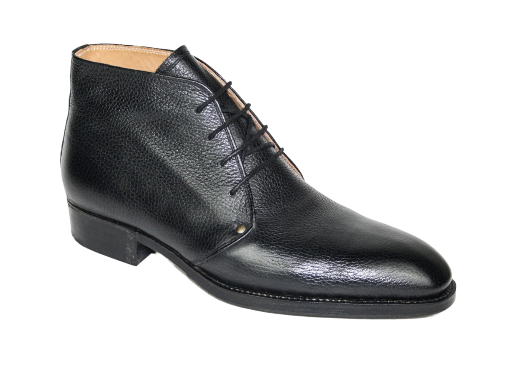 Black Chukka model