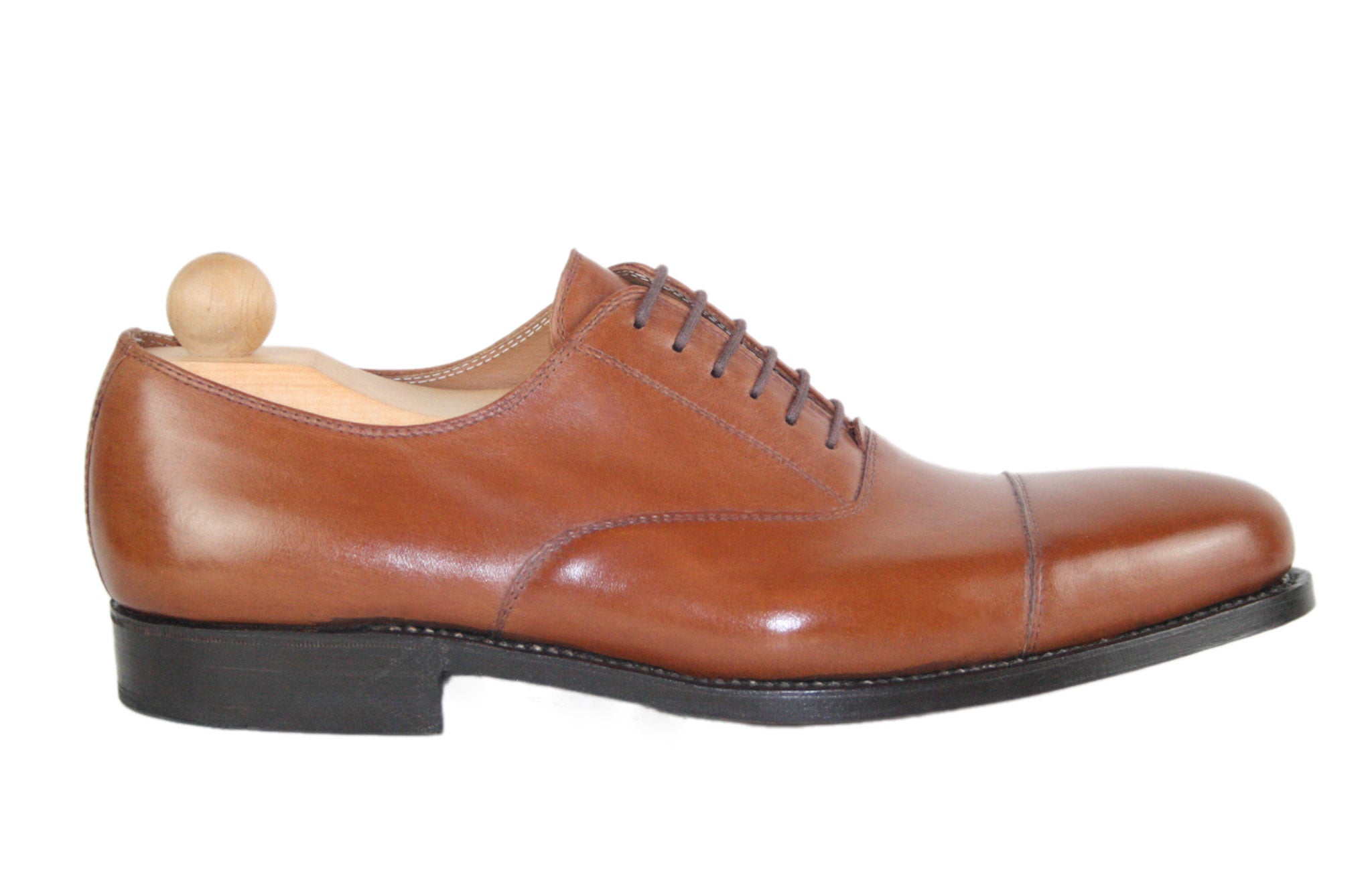 Classic cognac color Oxford model