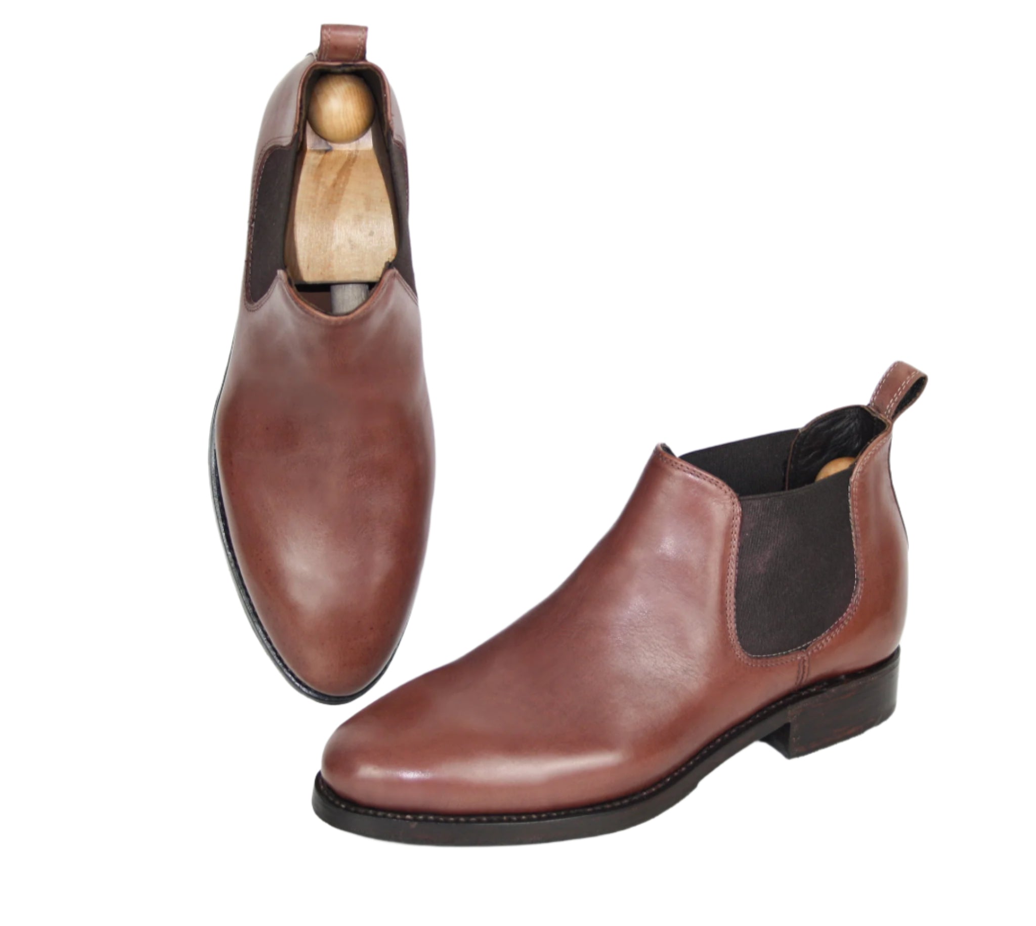Classic brown Chelsea model