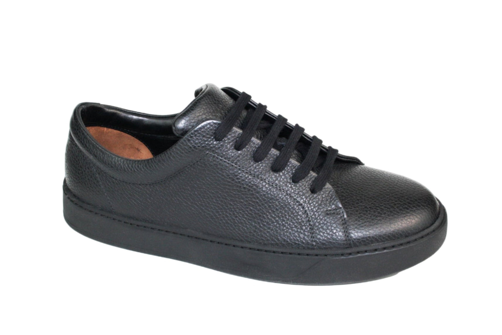 Exclusive black sneaker with black sole