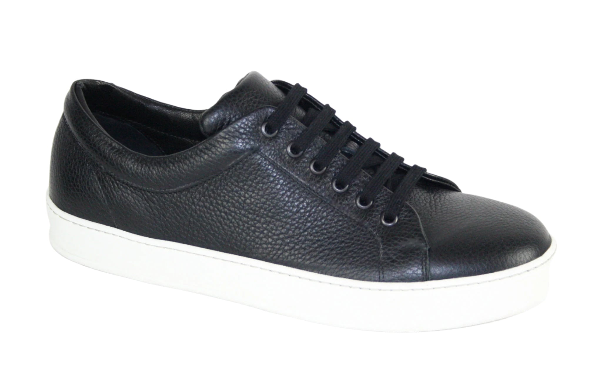 Exclusive black sneaker with black sole