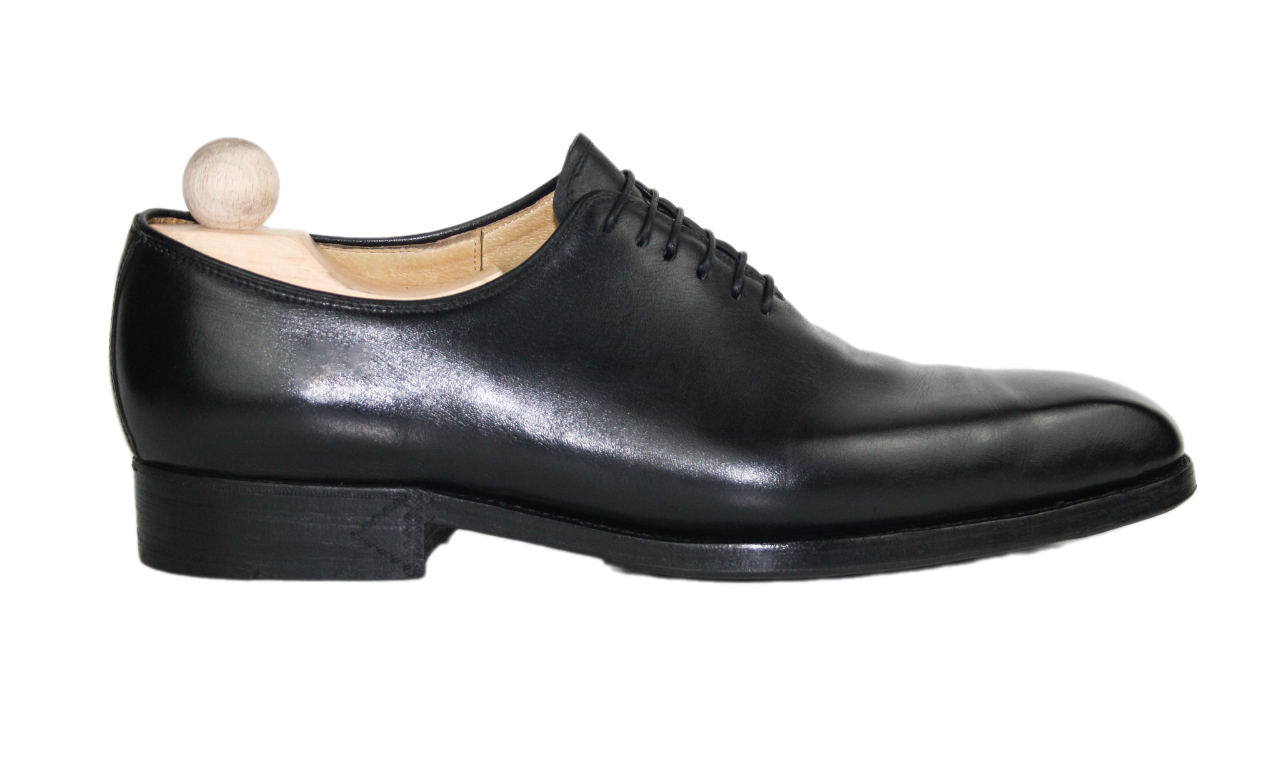 Classic tailored black model