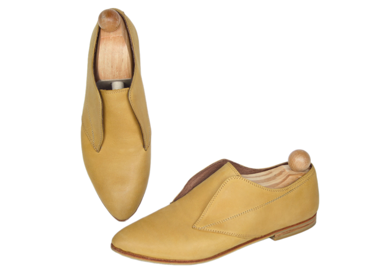 Slip-on ochre yellow derby model with elastic sides